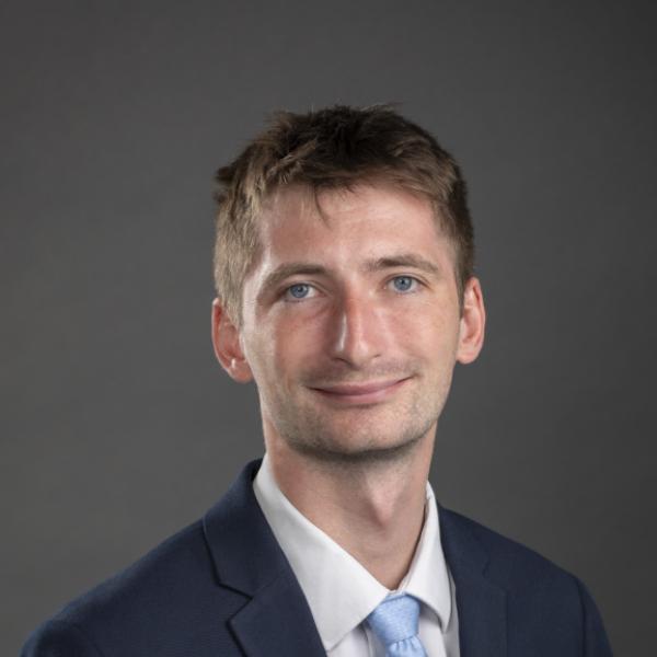 Des Cooke headshot