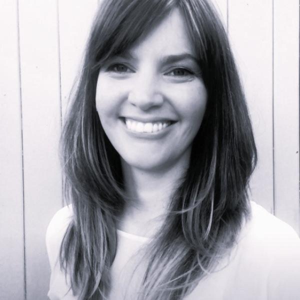 Headshot of Nóra Nic Con Ultaigh